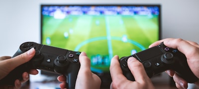 云端观赛直播中心多屏幕实时直播体育赛事画面